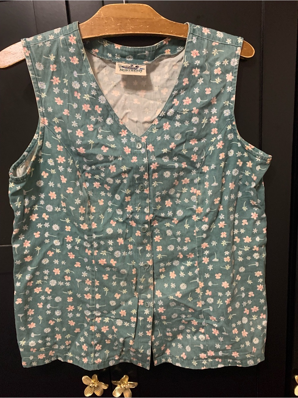 Northern Reflections Vintage Floral Button-Front Sleeveless Top 90s Cottagecore
